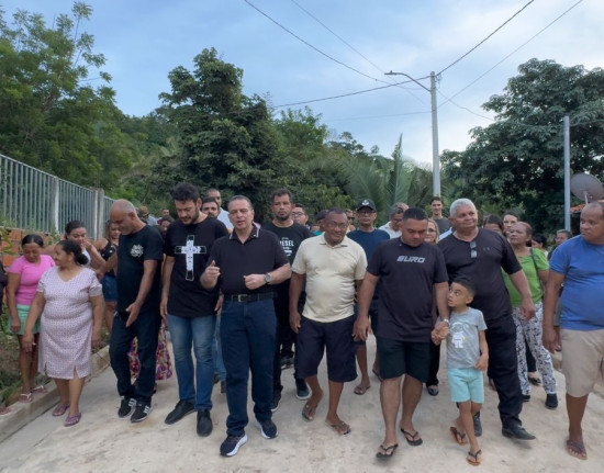 Deputado Gessivaldo entrega calçamentos e transforma realidade da região da Santa Teresa