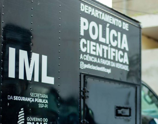 Mulher é morta a tiros na zona Sul de Teresina e polícia faz buscas por suspeitos