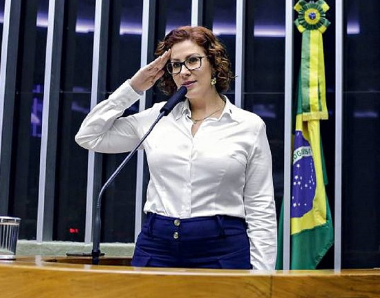Condenada pelo STF, Carla Zambelli é presa na Itália