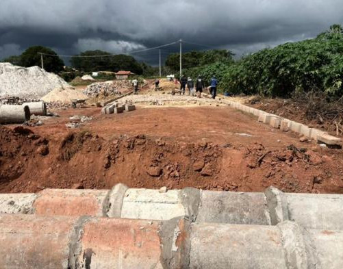 Prefeitura inicia pavimentação e continuação da Avenida Juarez Távora em Esperantina