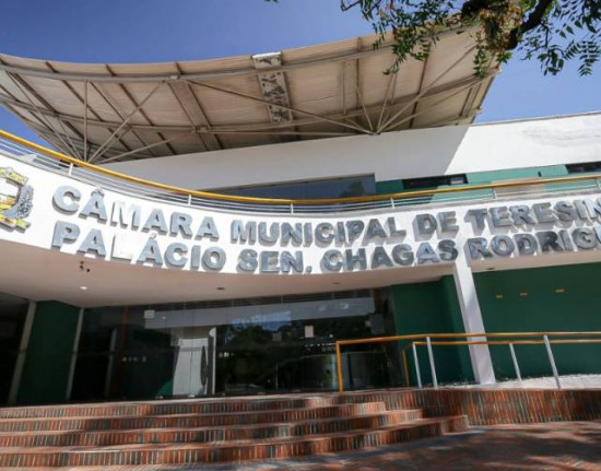 Projeto sobre uso de banheiros femininos  é aprovado em 2ª votação em Teresina