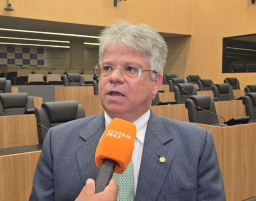 Gustavo Neiva acusa governo de perseguir servidores da Agespisa e descumprir decisão judicial