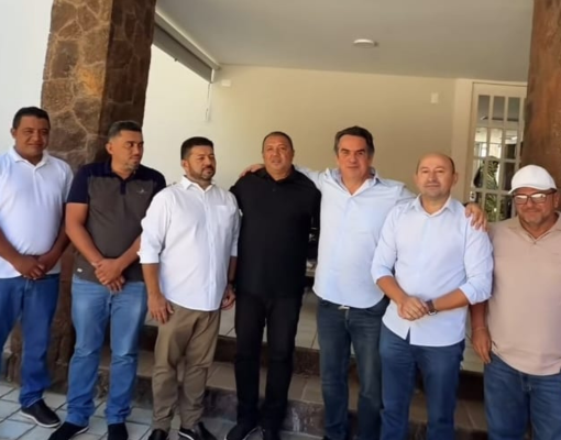 Prefeito do PT fecha com Ciro e aliados embarcam com Joel