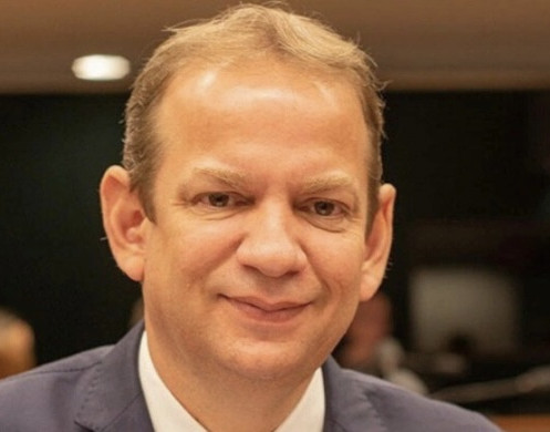 Deputado Castro Neto anuncia retorno ao MDB após passagem pelo PSD