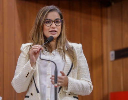 Deputada Bárbara do Firmino é internada e fará cirurgia de urgência