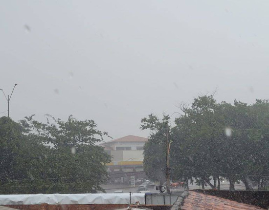 Inmet alerta para fortes chuvas em 96 cidades do Piauí nas próximas horas