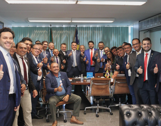 Ciro Nogueira reúne prefeitos de várias siglas e reforça base para 2026