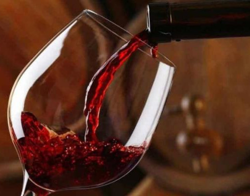 Estudo aponta que vinho tinto pode ter ação contra bactérias
