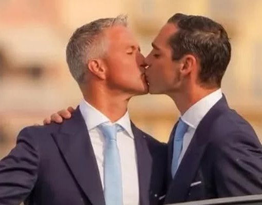 Ex-piloto da Fórmula 1 Ralf Schumacher oficializa união em Saint-Tropez
