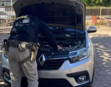 Homem é detido com veículo roubado após abordagem da PRF em Bom Jesus
