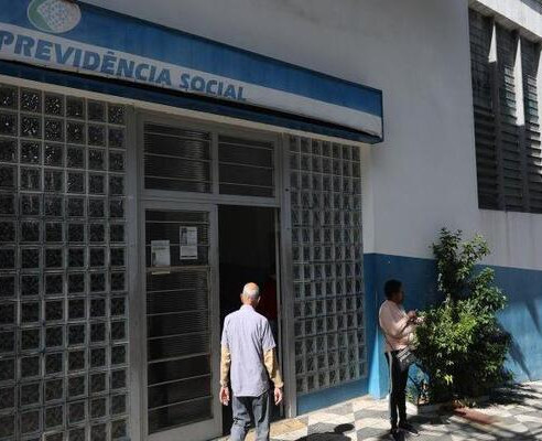 Após cinco dias fora do ar, atendimento do INSS é retomado no Brasil