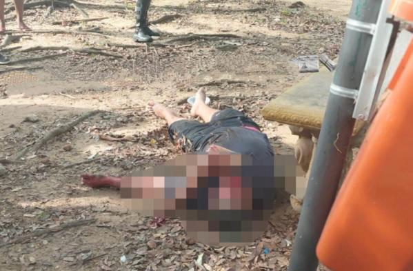 Homem é esfaqueado na Praça da Bandeira e é levado em estado grave ao HUT