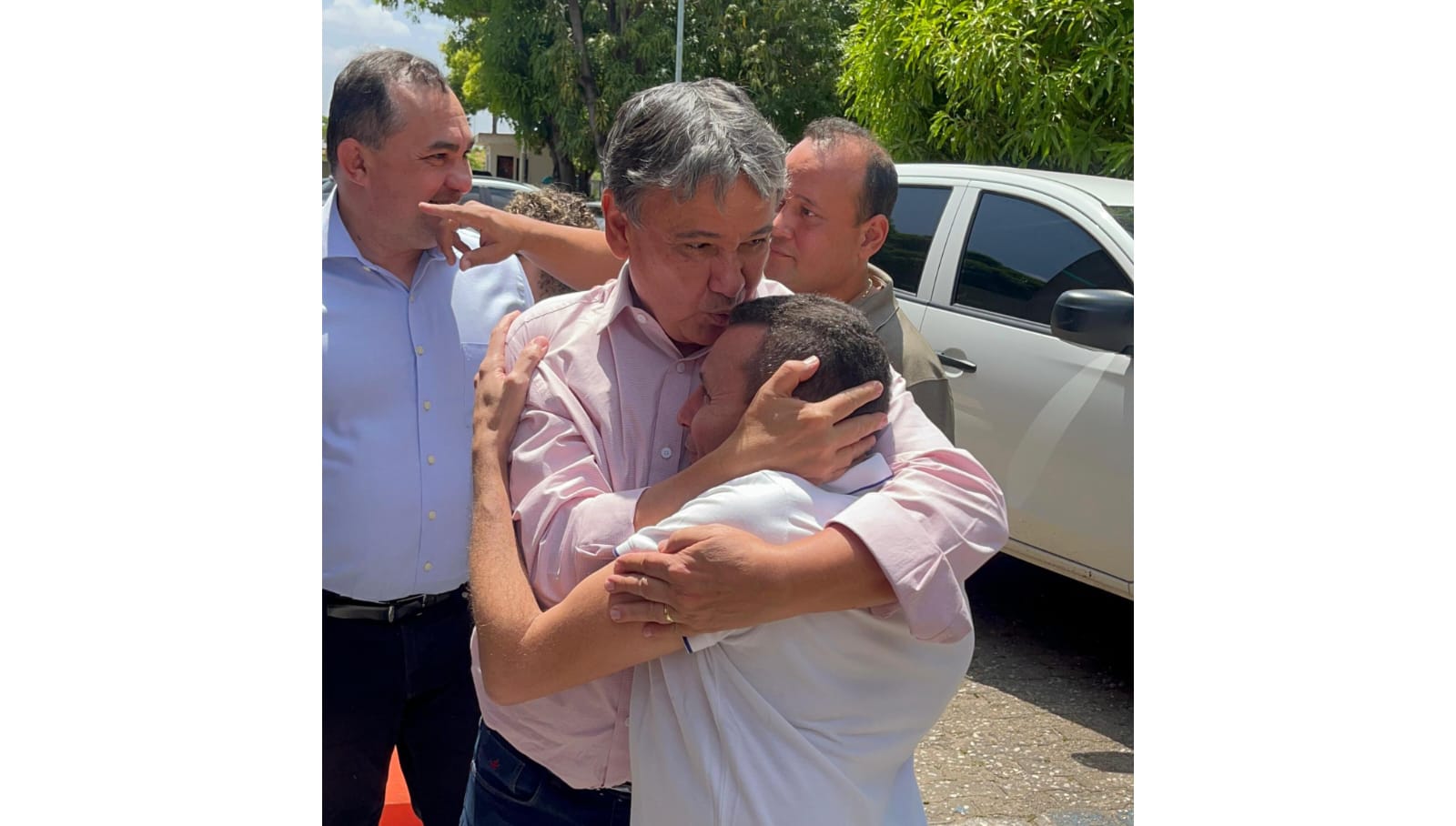 Pré-candidato da família Dias, Mauro Eduardo recebe afago de WD em agenda em Teresina