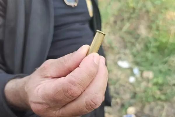 “Não pude fazer nada”, diz mãe ao reconhecer corpo de pedreiro morto a tiro na nuca