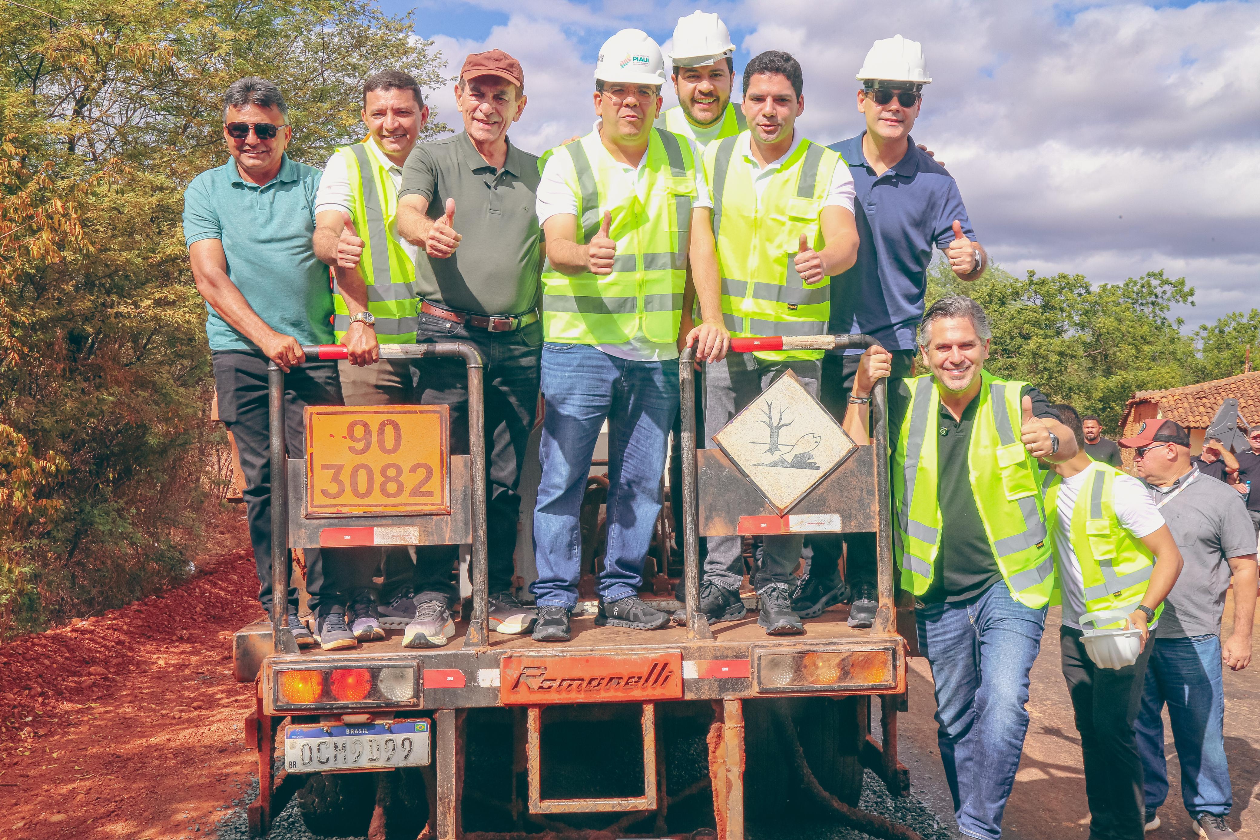 Severo Eulálio reforça compromisso com a infraestrutura e acompanha obras da PI-379 em Picos