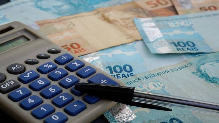 Endividamento atinge 76,6% das famílias brasileiras, mostra CNC