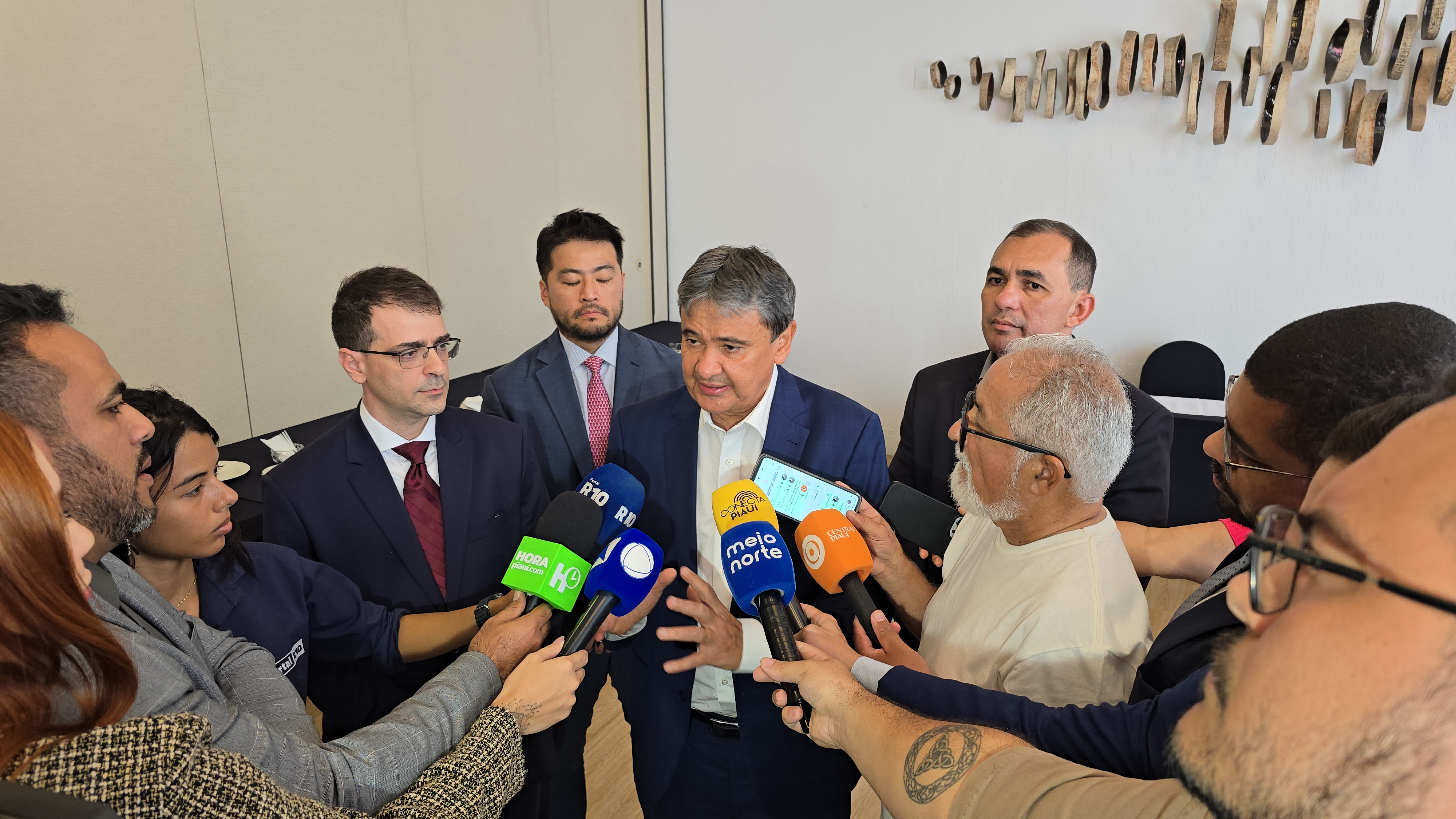 Wellington Dias diz que se sente “roupeiro” na montagem do time da base governista