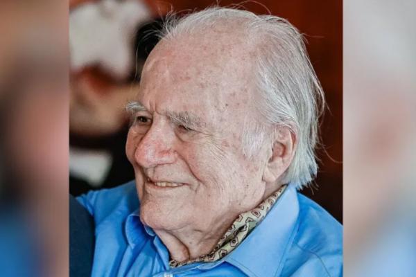 Morre Mino Carta, fundador da revista CartaCapital, aos 91 anos