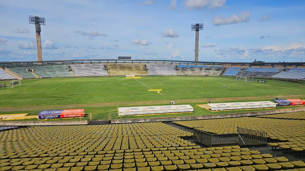 Piauí e Fluminense fazem duelo decisivo por vaga antecipada na Série D