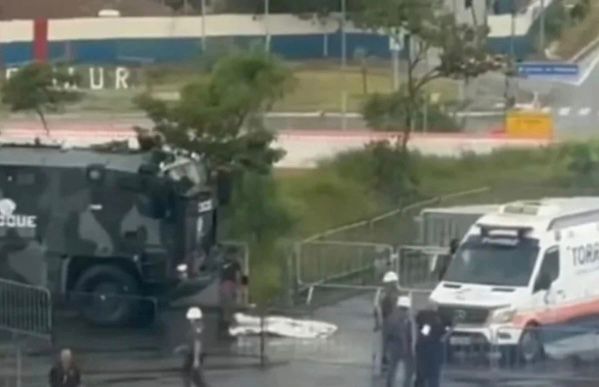 Torcedor morre após ser atropelado por veículo da PM em estádio do Corinthians