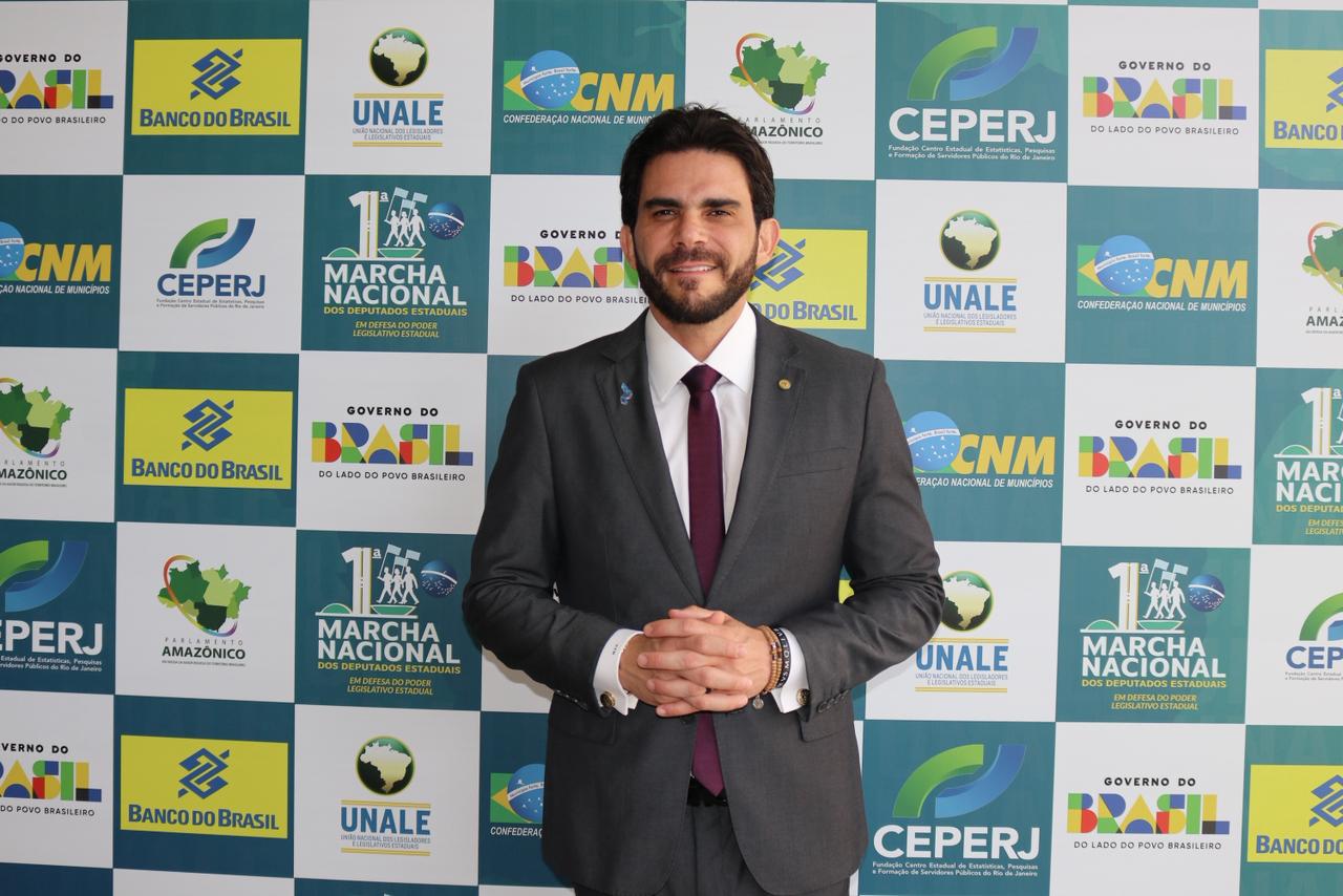 Deputado Dr. Marcus Kalume participa da 1ª Marcha Nacional dos Deputados Estaduais em Brasília