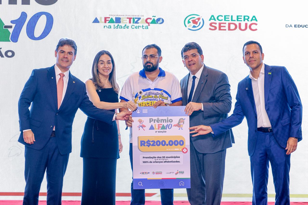 Severo Eulálio destaca avanços na alfabetização durante Prêmio Alfa-10 no Piauí