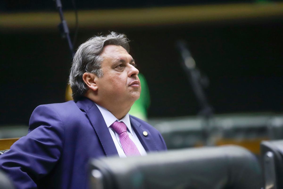 “Prefeitos do PT não aceitam ameaça e reconhecem trabalho de Ciro”, diz Júlio Arcoverde