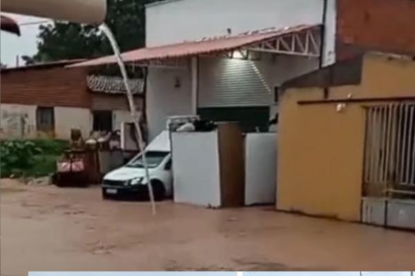 Temporal provoca alagamentos no Sul do Piauí e Inmet mantém alerta até quarta