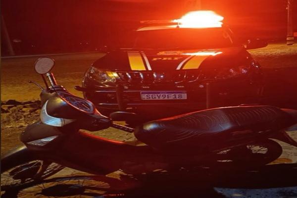 Adolescente é flagrado pilotando moto adulterada e sem capacete em rodovia do Piauí