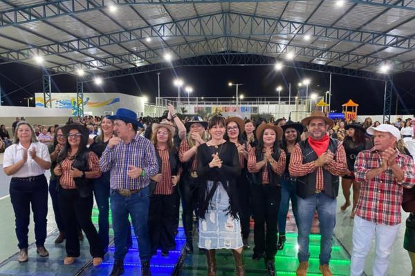 Festa dos Professores 2025 reúne multidão e marca noite de celebração em Esperantina