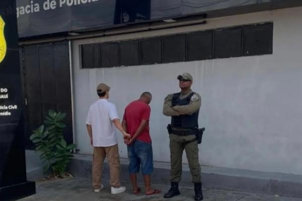 Homem é preso por agredir companheira com bebê no colo em Manoel Emídio