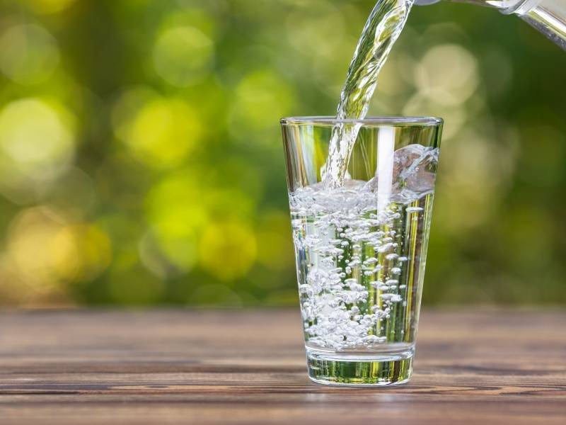 Lei que obriga shoppings a oferecer água gratuitamente está valendo no PI