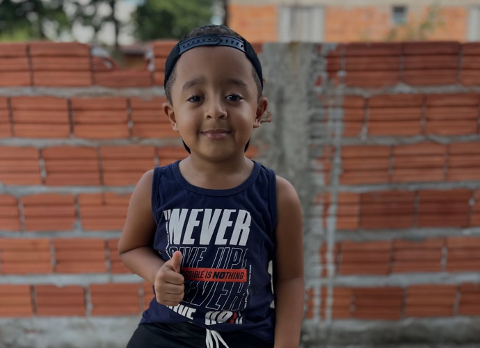Morre o 'menino dos ossos de vidro', aos 6 anos no Piauí