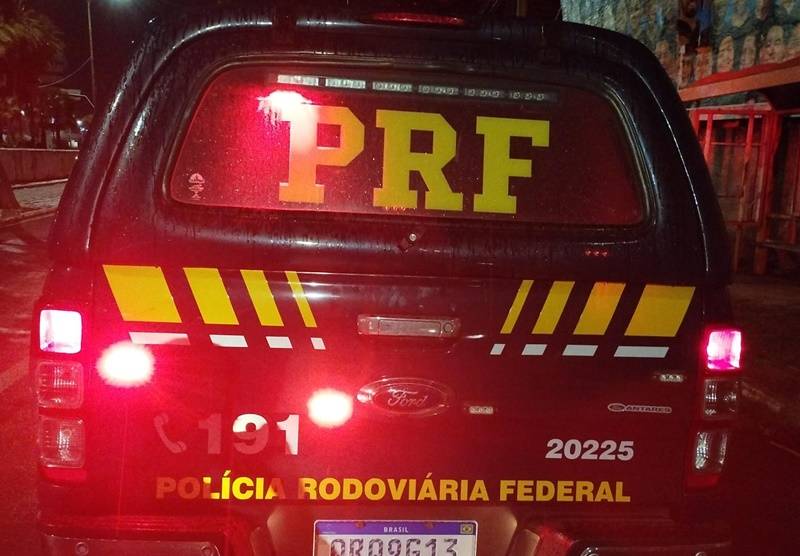 Colisão entre caminhão e moto mata funcionário de granja na BR 343