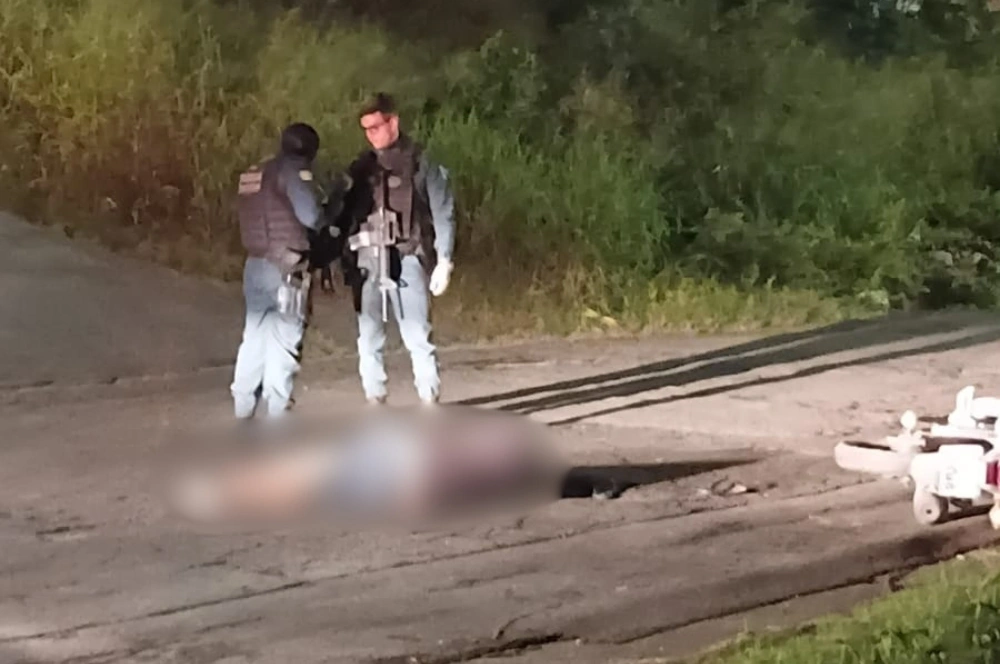 Homem é perseguido e executado a tiros durante a madrugada na zona Leste