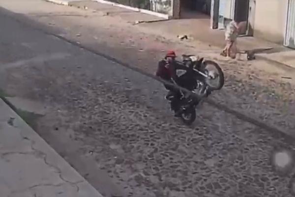 Jovem que colidiu com casal ao empinar moto em Parnaíba é indiciado
