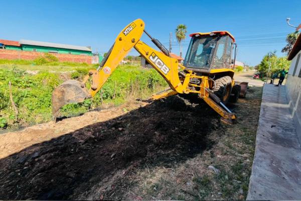 Equipes da Prefeitura seguem com serviços de limpeza na cidade