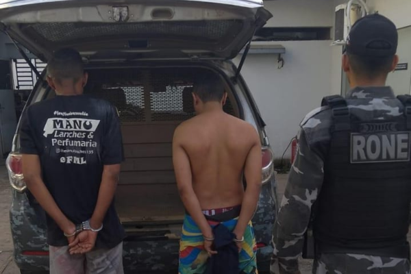 Polícia Militar prende dois homens por tráfico de drogas no bairro São Joaquim
