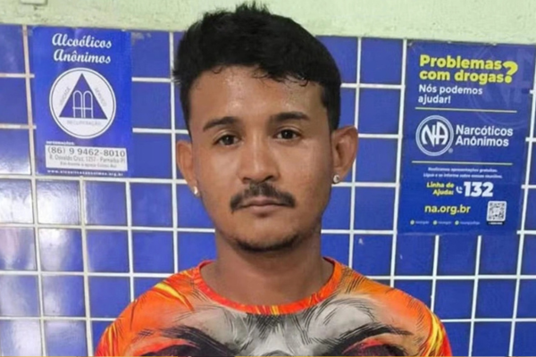 Homem é morto a tiros dentro de casa e colega é principal suspeito em Ilha Grande