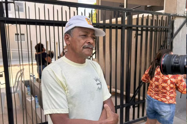 “O sonho pra sonhar nunca é tarde”, diz servidor de 68 anos e candidata do Enem no Piauí