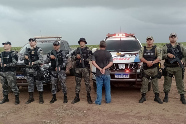 PM desarticula grupo armado no Cerrado e apreende arsenal em operação rural