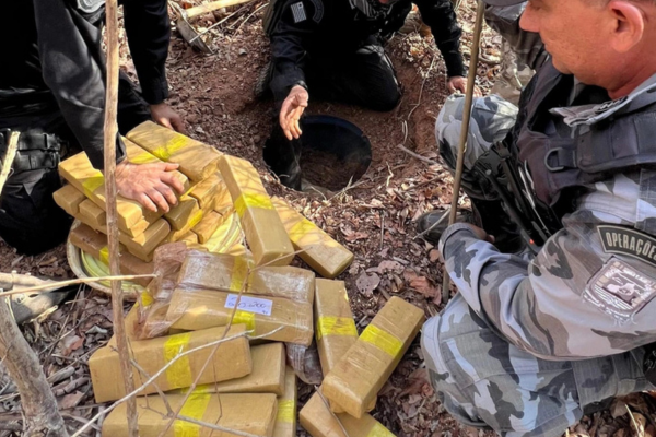 Operação no Piauí apreende 300 kg de cocaína e prende suspeito em imóvel rural