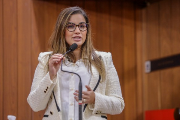 Deputada Bárbara do Firmino é internada e fará cirurgia de urgência