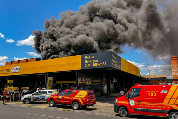 Ex-funcionário é preso e indiciado por incêndio que destruiu loja de pneus em Teresina
