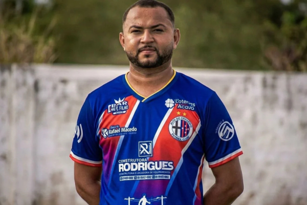 Jogador de futebol morre após moto sair da pista na BR-407 em Paulistana