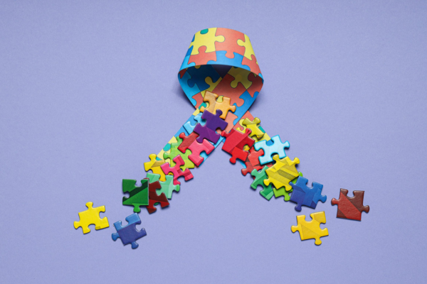 SUS vai oferecer teste de autismo em crianças a partir de 16 meses e nova linha de cuidado para TEA