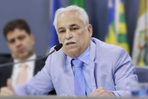 Fora do governo, Robert Rios avalia candidatura ao Senado pela oposição