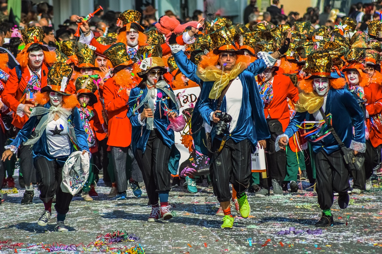 Que tipo de samba vai tocar seu carnaval?