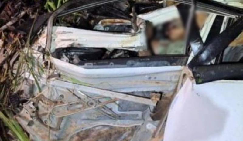 Colisão entre Corolla e caminhão mata duas pessoas na BR 135 no Sul do PI