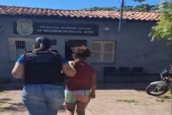 Suspeita de incendiar casa de pessoa com deficiência é presa em Altos